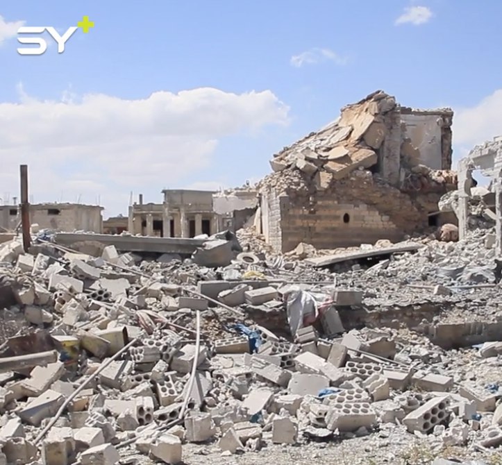 دمار هائل في ممتلكات المواطنين جراء القصف الجوي الذي استهدف بلدة رأس العين بريف إدلب