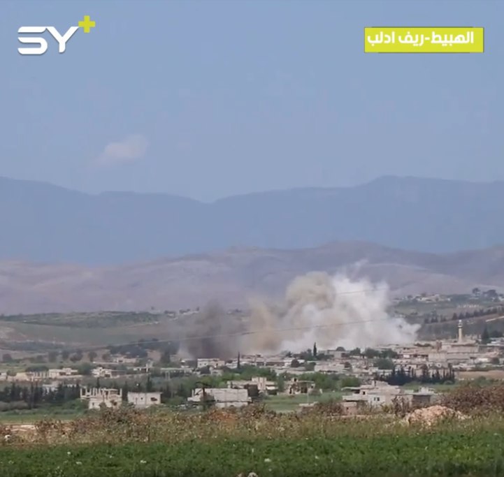 قصف بالطائرات الحربية والمروحية على بلدة الهبيط في إدلب ومنطقة سهل الغاب في حماة