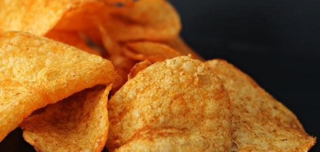 ضبط 1,5 طن من المواد الفاسدة والمنكهات في معمل شيبس بدمشق!