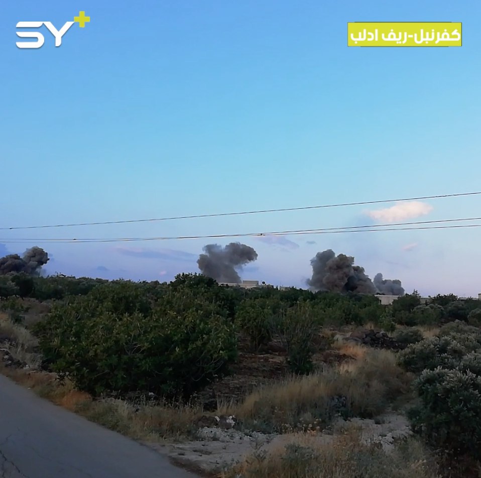 قصف براجمات الصواريخ من قبل قوات النظام السوري على مدينة كفرنبل بريف إدلب