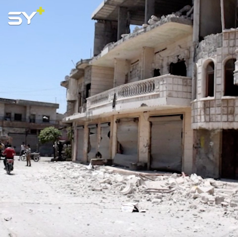 مقتل مدني وإصابة آخرين بغارة جوية لطيران النظام استهدفت بلدة البارة في ريف إدلب