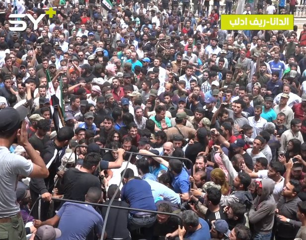 تشييع جثمان الشهيد عبد الباسط الساروت إلى مثواه الأخير في مدينة الدانا بريف إدلب