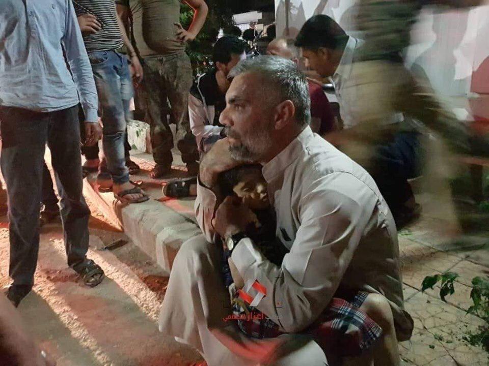 “عيد الدم”.. رجل ودع ابنه وحفيده بلحظة واحدة في إعزاز