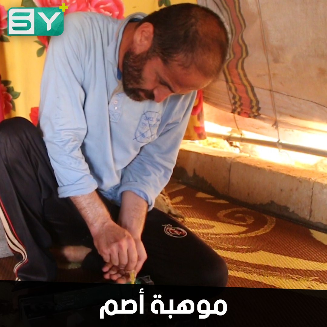 حاله لم يمنعه من تطوير موهبته.. محمود شاب أصم يعمل في صيانة الالكترونيات