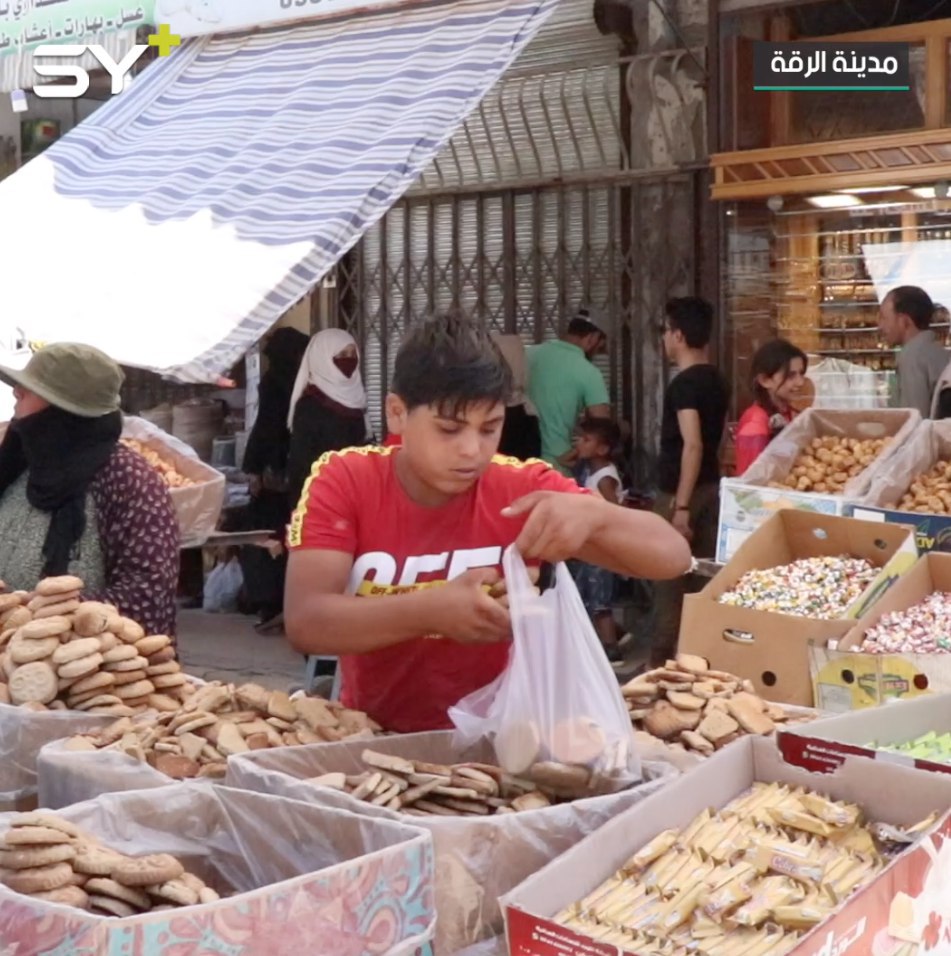 عدسة +SY ترصد حركة المواطنين في أسواق مدينة الرقة استعداداً لعيد الأضحى