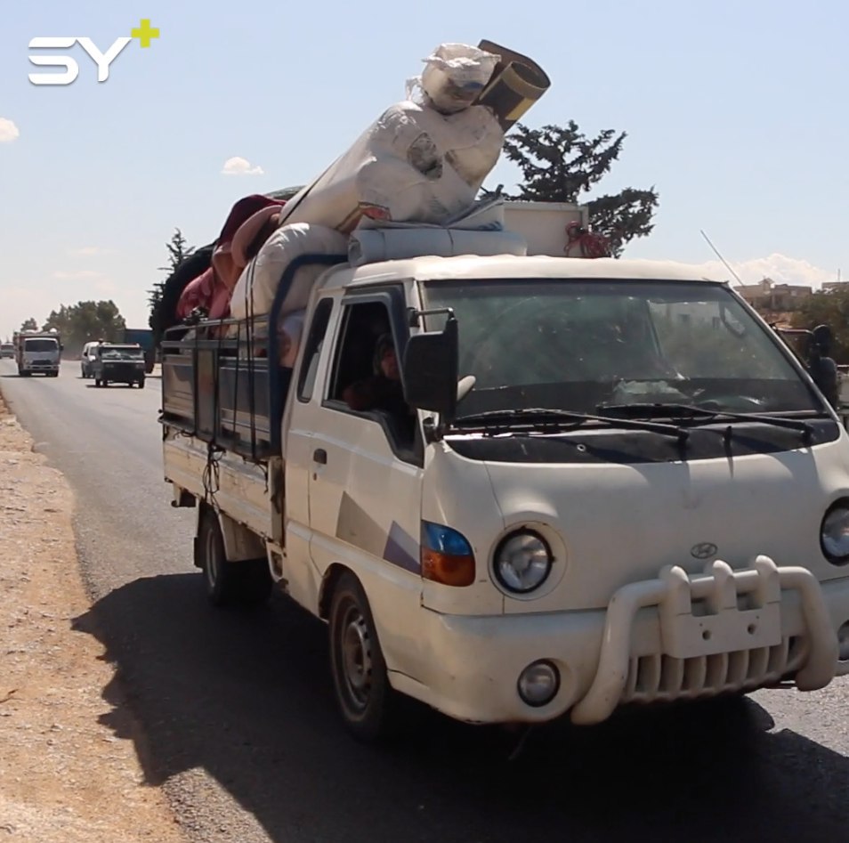 استمرار تدفق النازحين من ريف إدلب الجنوبي إلى الشمال السوري بسبب القصف