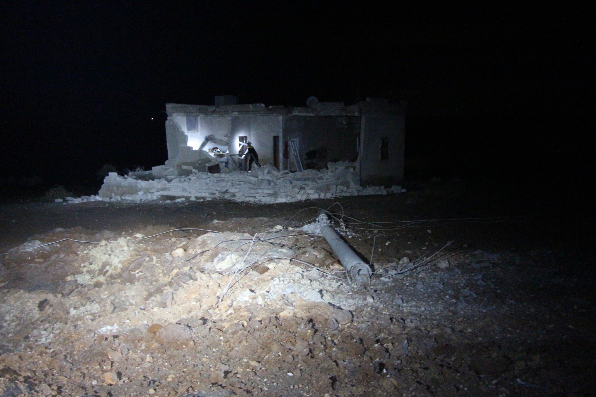 صواريخ روسيا وبراميل النظام تستهدف قرى وبلدات ريف حلب