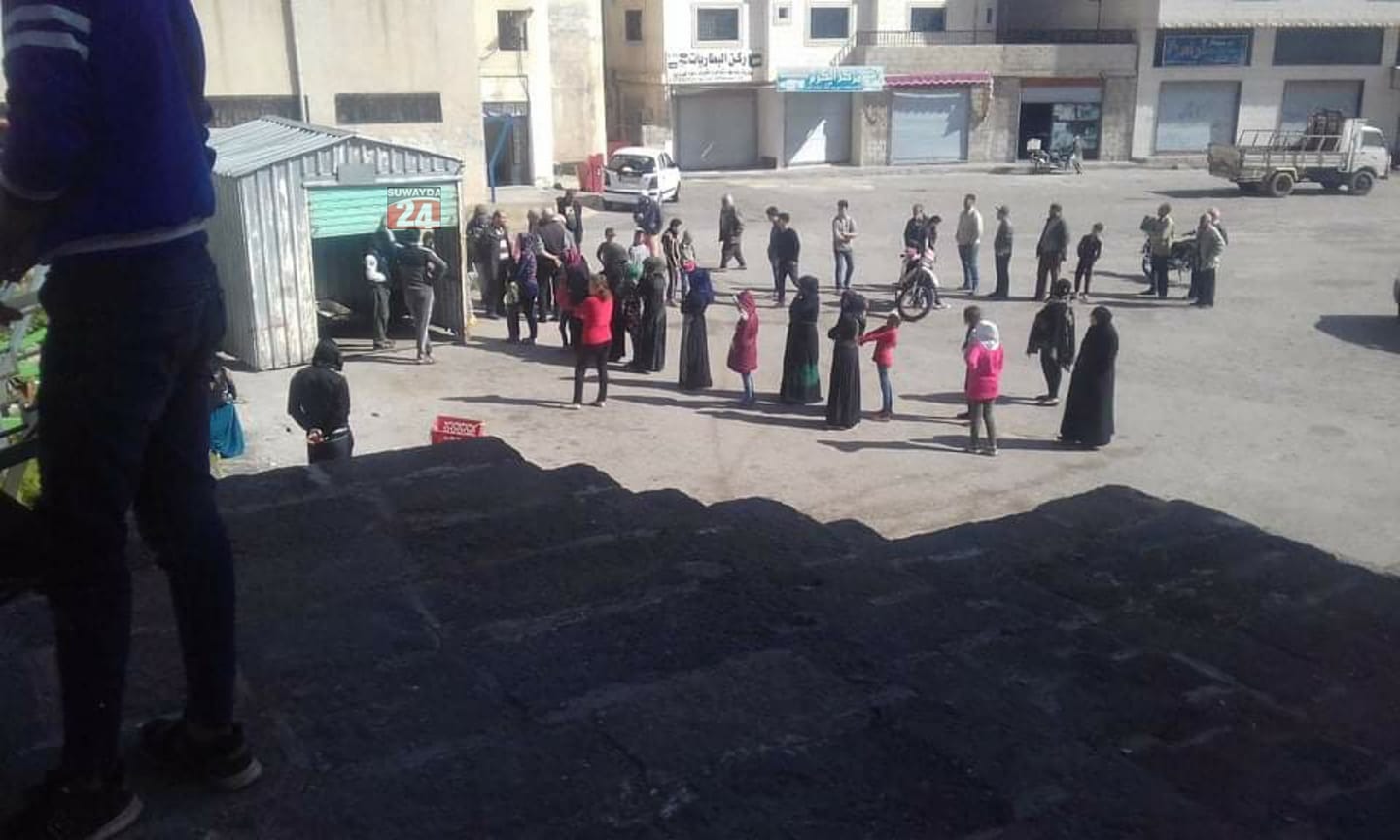 “الأزمات تخلّف الأزمات”.. كورونا قد يتفشى من بوابة أزمة الخبز في مناطق النظام