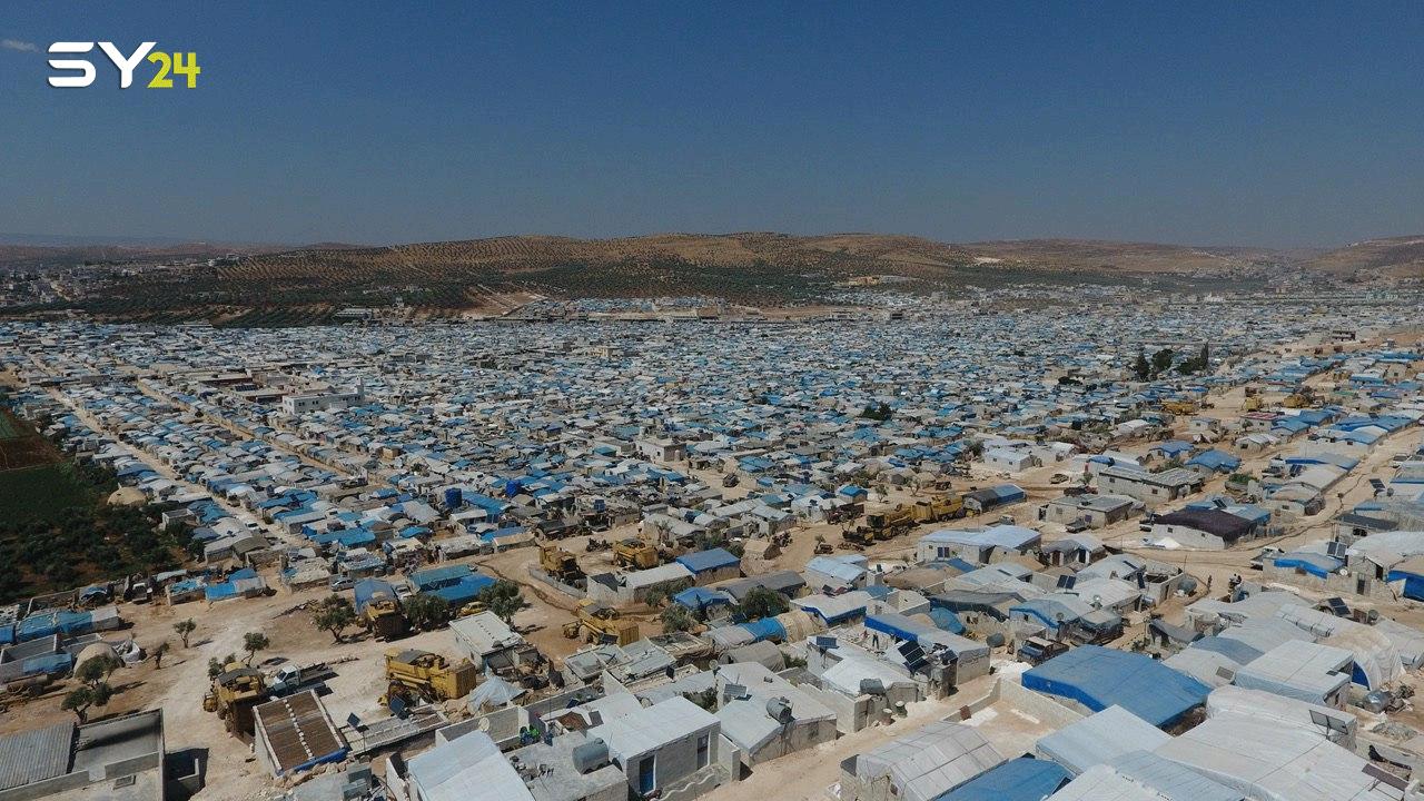 المساعدات “الإنسانية”.. معضلة النازحين أمام الكاميرا ومطالبات باحترام كرامة الناس!