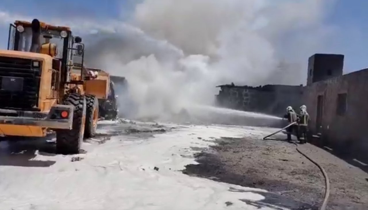 تدمير شركة المحروقات الوحيدة في إدلب!