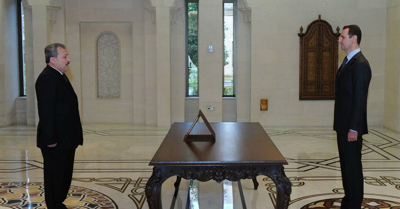 بشار الأسد يشكل الحكومة الجديدة نصفها من السابقين!