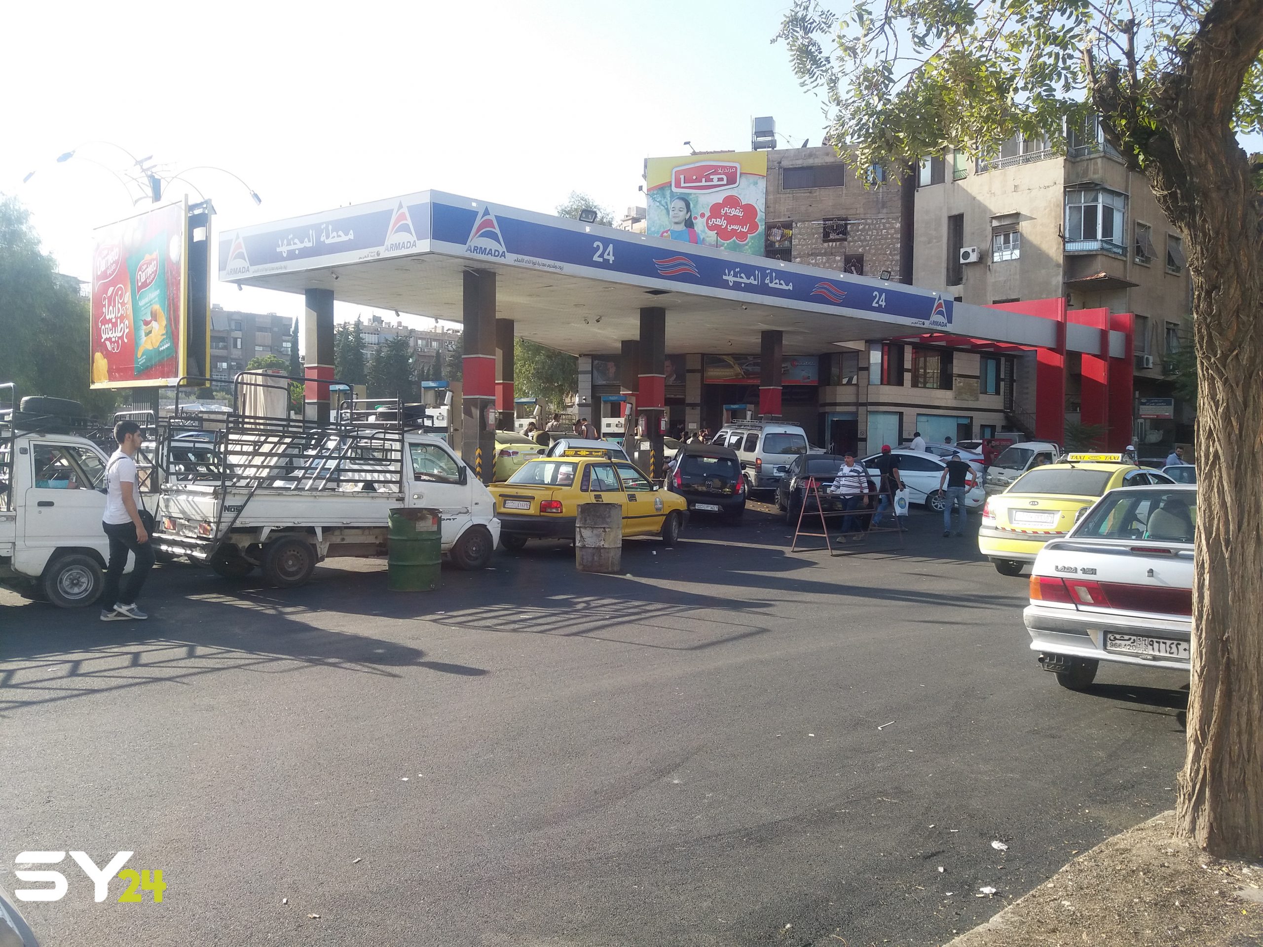 من جديد.. أزمة محروقات خانقة في مناطق سيطرة النظام السوري