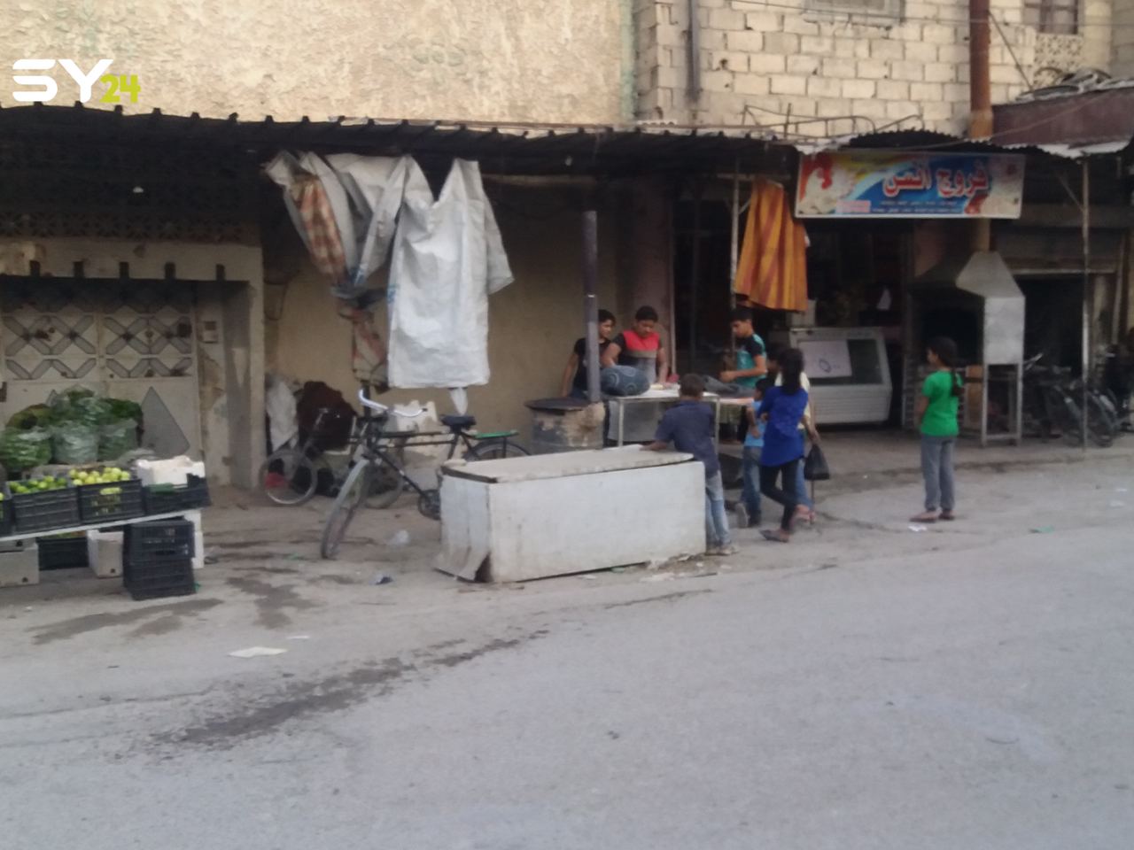 أطفال هجروا مقاعد الدراسة لتأمين لقمة العيش لذويهم في الغوطة الشرقية!