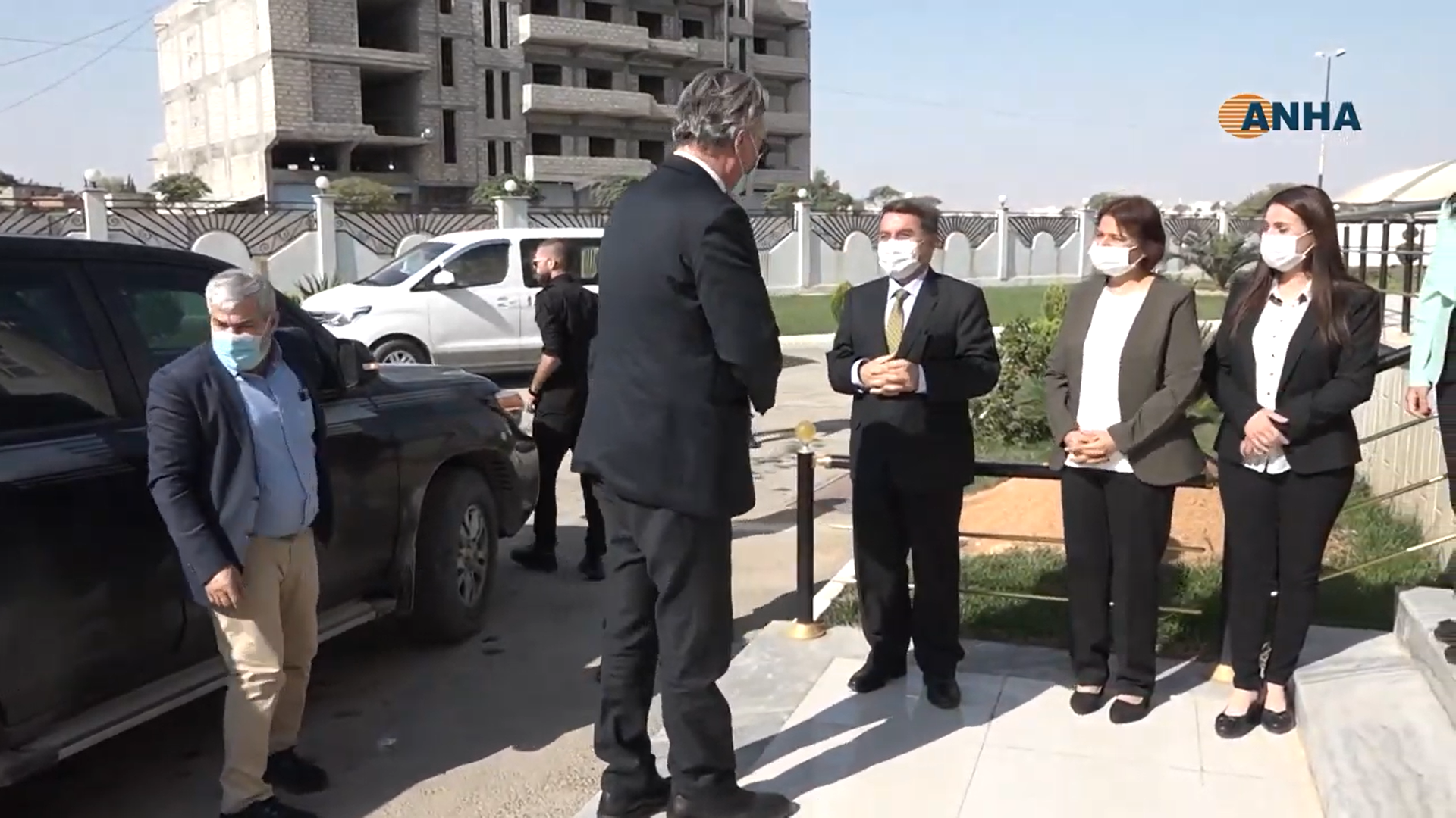 وفد سويدي يزور مناطق سيطرة “قسد” شمال شرقي سوريا