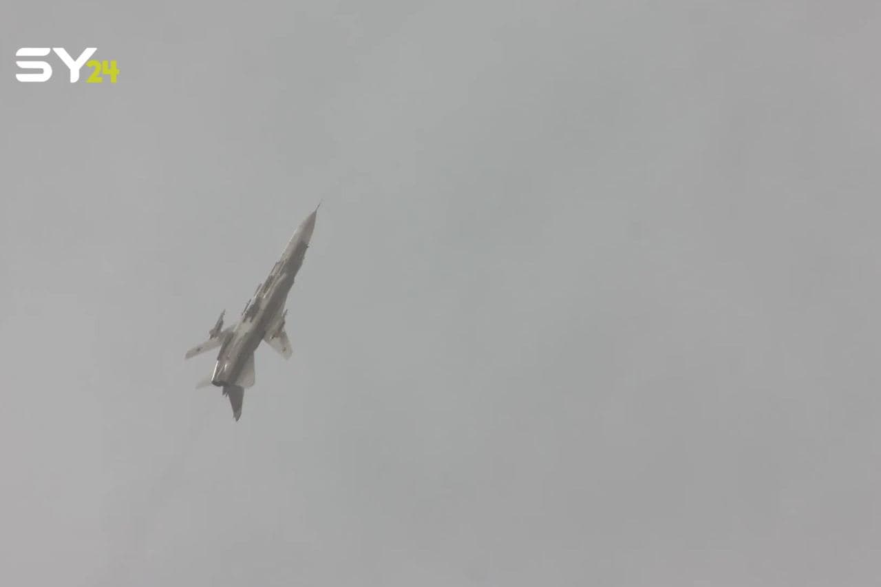 مقتل جندي من الفرقة الرابعة بالخطأ.. والطيران الحربي يحلق بكثافة في سماء درعا!