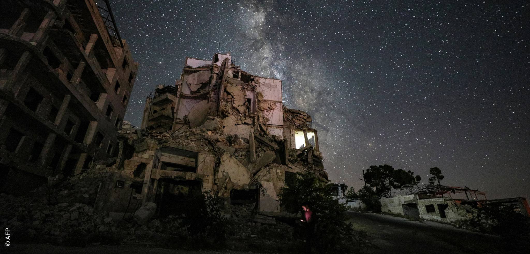 سؤال يكشف حجم معاناة القاطنين في مناطق النظام بسبب البرد وانقطاع الكهرباء