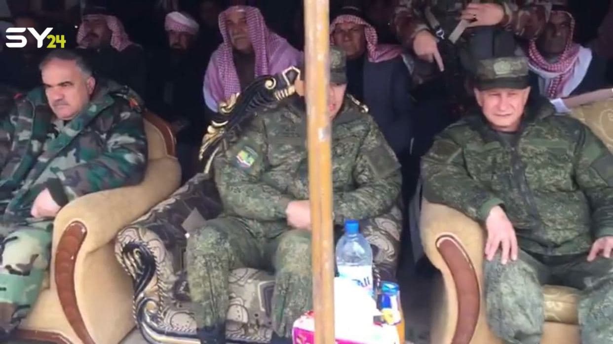 روسيا تجتمع مع العشائر في أبرز معاقل إيران شرقي دير الزور!