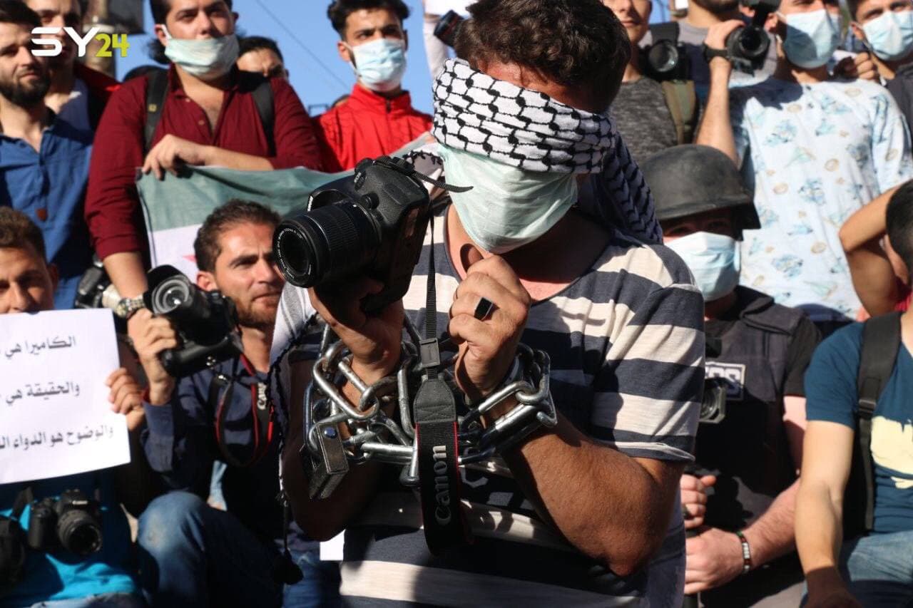تحرير الشام تصعد ضد الإعلاميين.. وناشطون يهددون بإيقاف أعمالهم!