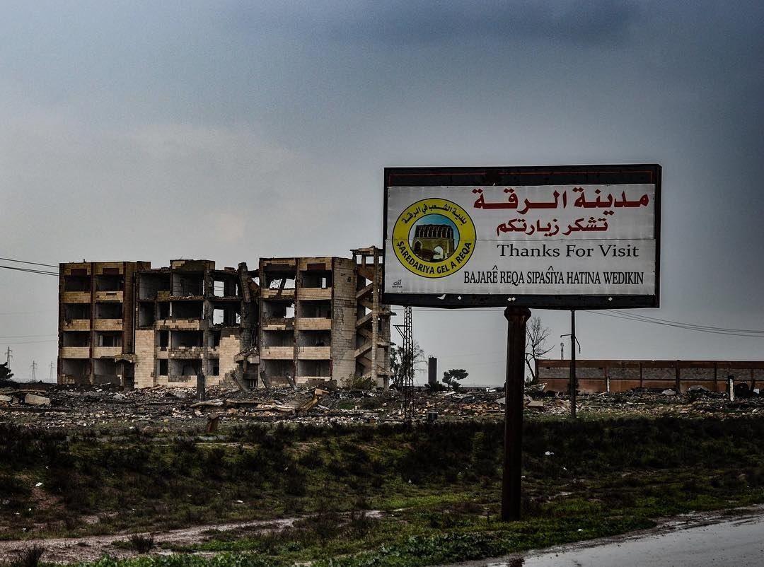 يرجح أنها محاولة اغتيال.. استهداف رئيس مجلس دير الزور العسكري التابع لـ “قسد” 