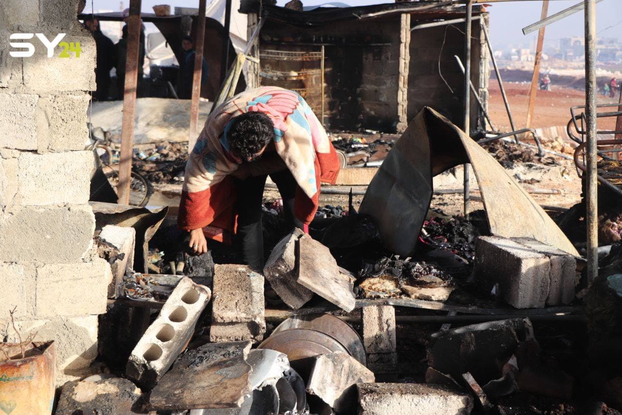 حريق ينهي حياة طفلة في مخيم بإدلب