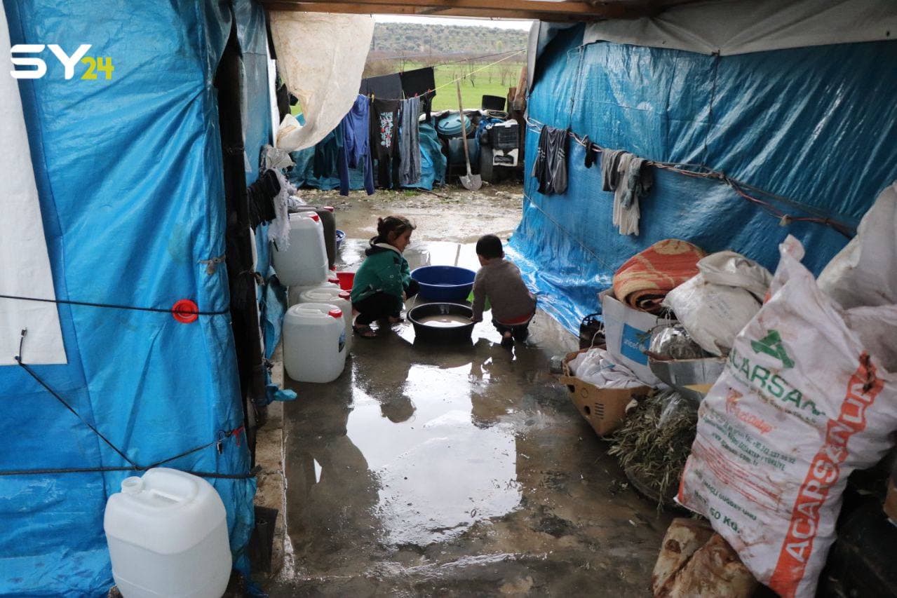 انخفاض كبير بدرجات الحرارة في المخيمات العشوائية شمالي سوريا