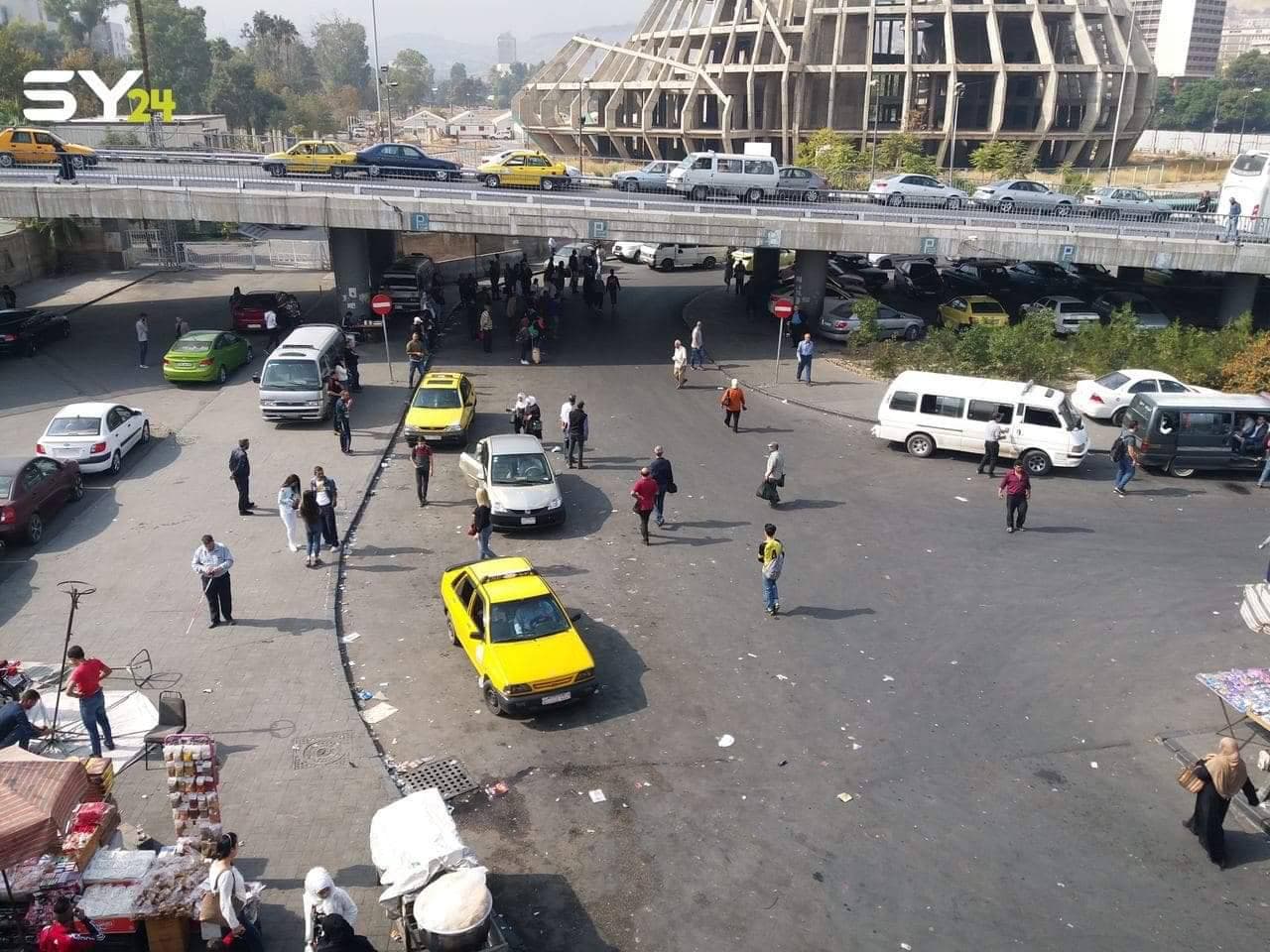 كيف رد موالون للنظام على سؤال “عزيزي المواطن هل أنت راضٍ عن حياتك؟”