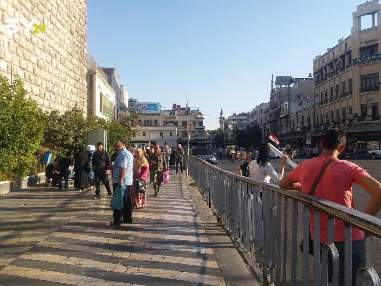 ممثل موال للأسد يشتكي: الناس أصبحوا يكلمون أنفسهم في الشوارع!