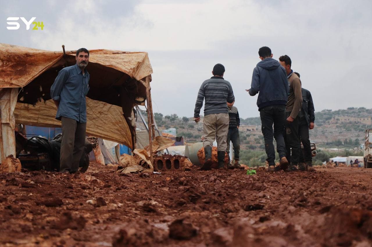 بلدة فلسطينية تتبرع بـ 100 ألف دولار للمحتاجين في الشمال السوري