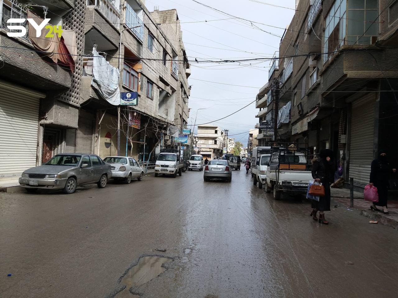 انهيار غير مسبوق لليرة.. والمحال التجارية تغلق أبوابها في دمشق!