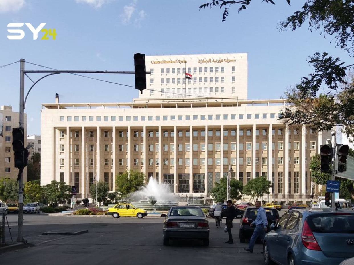 النظام يغلق شركة للحوالات المالية ويدعي “السعي لضبط سعر الصرف”!