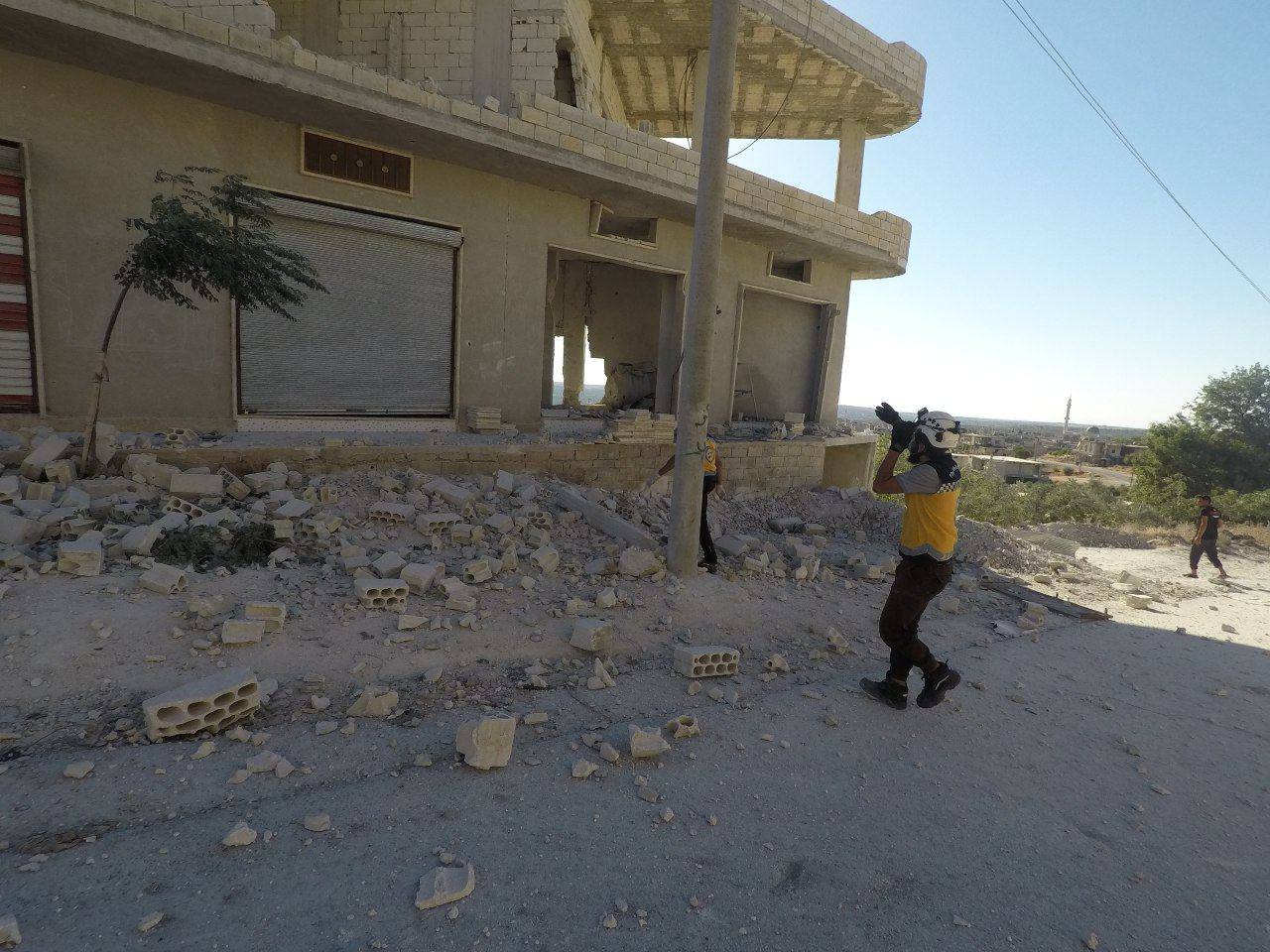 قتيل وجرحى بقصف عنيف على إدلب