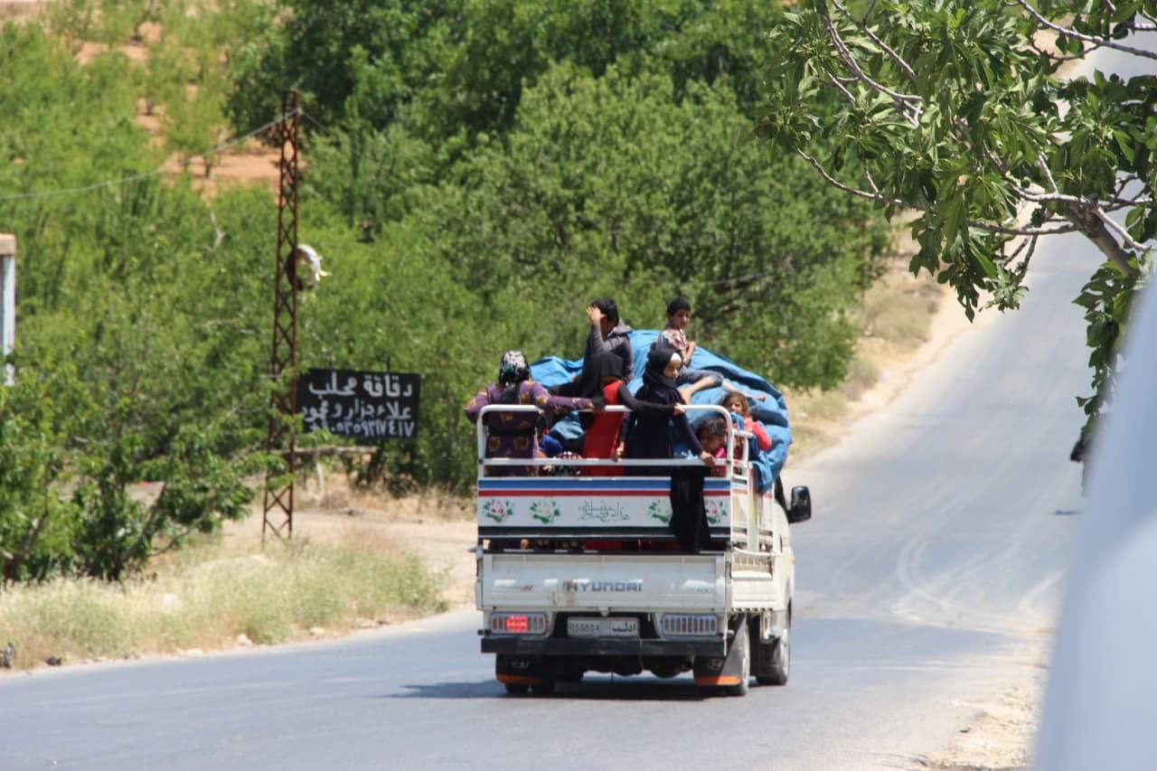 حركة نزوح واسعة للمدنيين شمال غرب سوريا