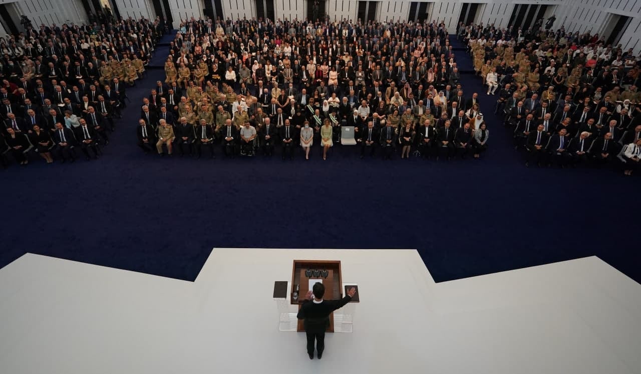 الأسد يدعو لعودة السوريين.. وموالون ومعارضون يسخرون من “خطاب القسم”