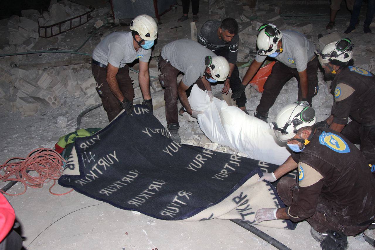 قتيل وعدد كبير من الجرحى بقصف صاروخي للنظام في إدلب