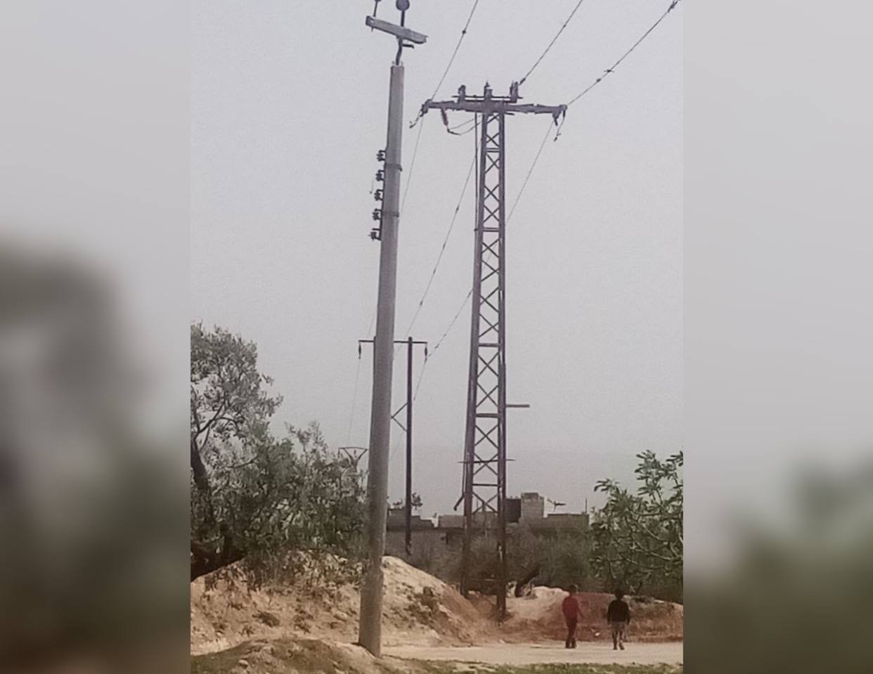 نتيجة غيابها لسنوات عن إدلب.. طفل يتسلق عمود كهرباء ويلقى حتفه 