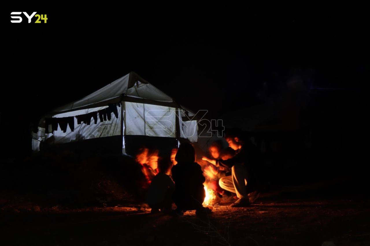 بلا مقومات.. سكان المخيمات ينتظرهم شتاء قاس!