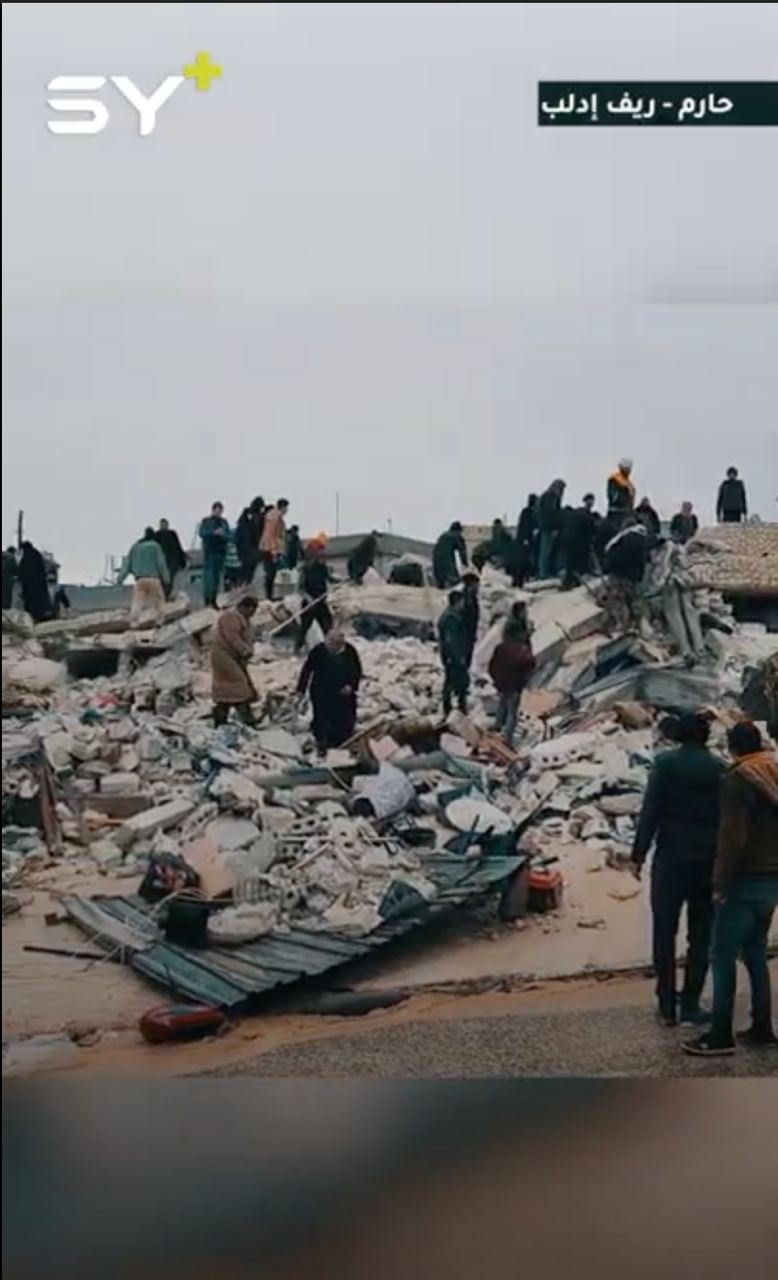 عشرات العوائل تحت ركام منازلهم نتيجة انهيار عشر مبان مؤلفة من سبع طوابق في حارم