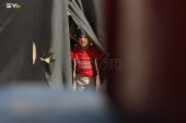خطر يهدد الأطفال في الهول.. ونساء داعش يمنعن أبنائهن من التعليم