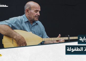 محمد نوح عازف ومغني يدمج بين ثقافات مختلفة في الرقة