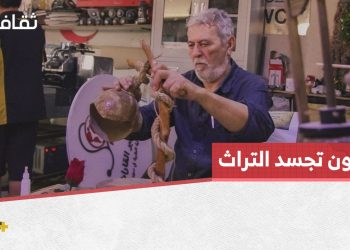 عبد الوارث يصنع مجسمات بطريقة إعادة التدوير تجسد أدوات تراثية