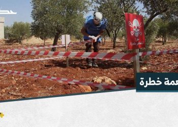 حسن عبد الرحيم متطوع يعمل على إزالة الذخائر غير المنفجرة