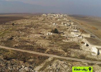 صور جوية لبلدة التمانعة المحاذية لمدينة خان شيخون بريف إدلب حيث دُمّرت بشكل شبه كامل