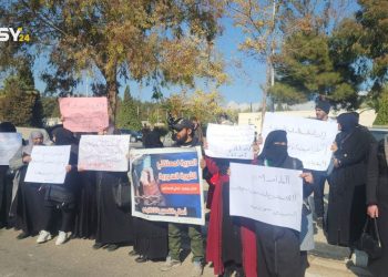 من أمام قصر الشعب.. دعوات لتحرير معتقلين سوريين من سجن رومية اللبناني