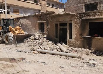 دير الزور: حملة لإزالة الركام وفتح الشوارع رغم الإمكانات المحدودة