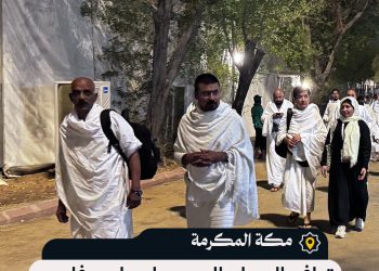 توافد الحجاج إلى محيط جبل عرفات استعدادًا لأداء ركن الحج الأعظم