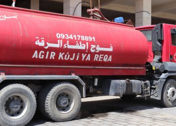 فرق إطفاء من الشرق السوري تنطلق للمساعدة في إطفاء حرائق الساحل