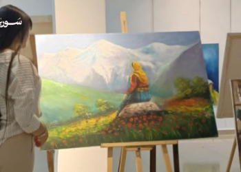 روز عمر… شابة من القامشلي تحلم أن تصبح طبيبة وترسم الحياة بملامح الفن