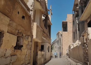 حي الحويقة أول منطقة خالية من الركام في دير الزور