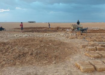 ريف الرقة: توجه نحو صناعة الطوب الطيني لمواجهة غلاء البناء