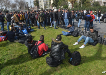 الاتحاد الأوروبي يبحث استئناف عمليات ترحيل اللاجئين إلى سوريا